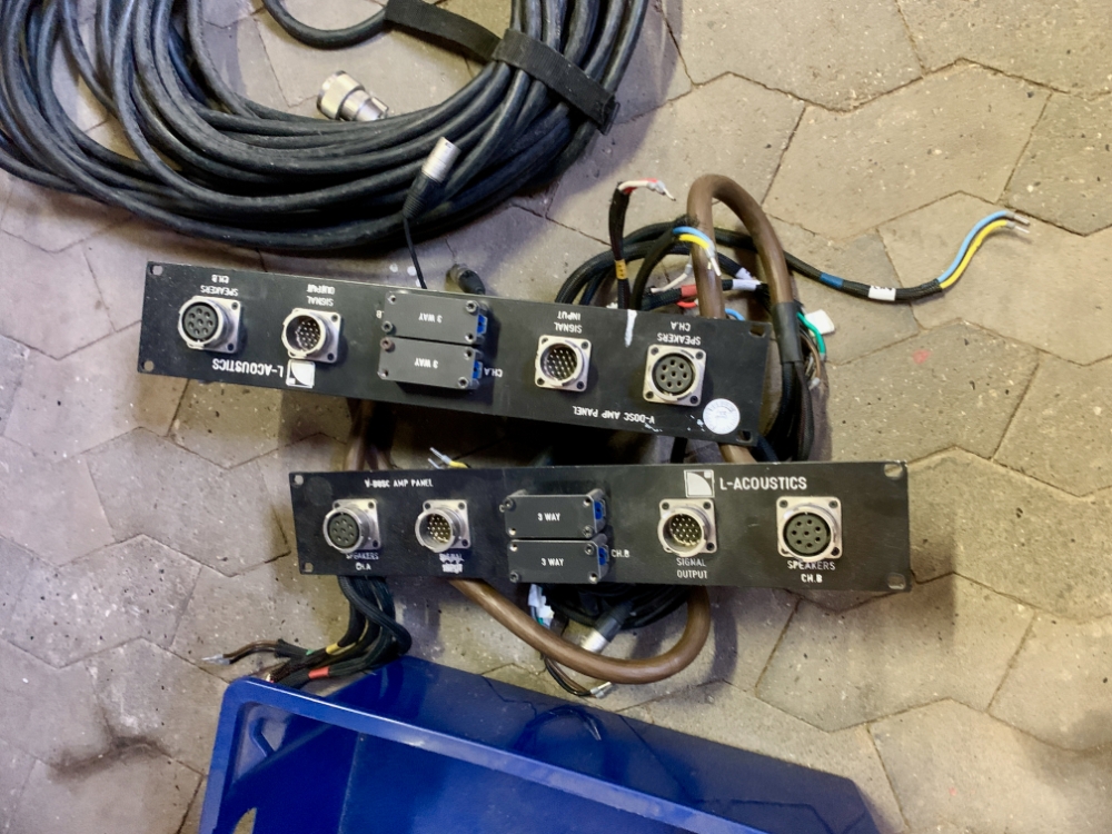 L-Acoustics CaCom panel L-Acoustics CaCom panel