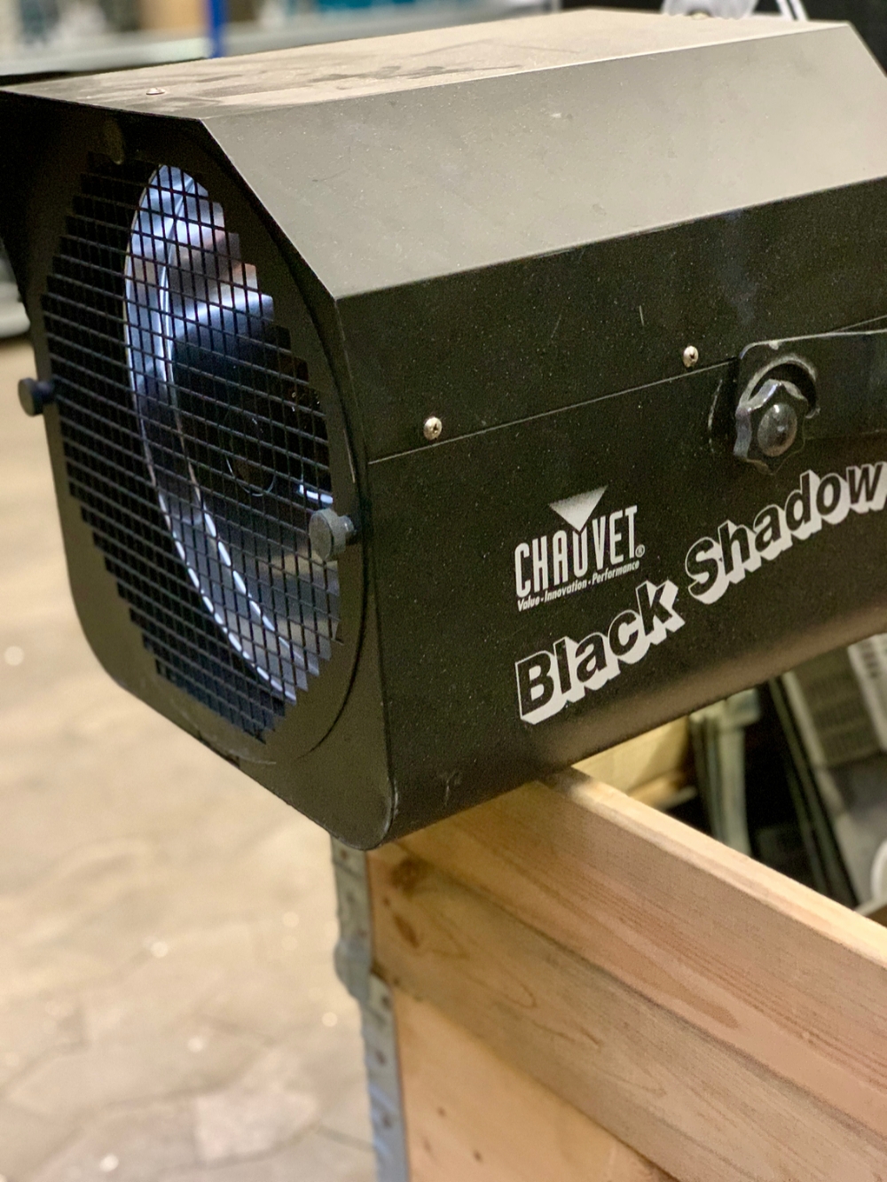 CHAUVET Black Shadow CHAUVET Black Shadow