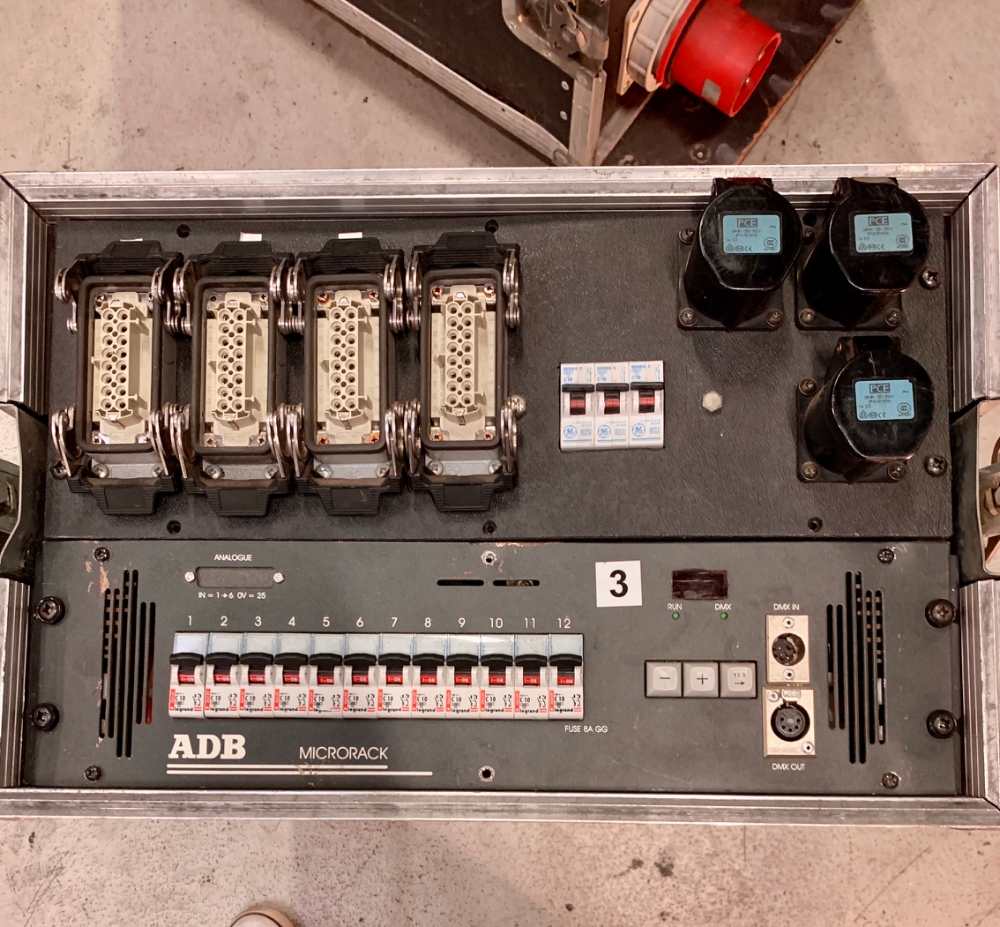 ADB Microrack 12 x 2Kw dæmper