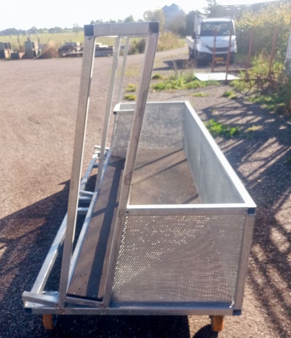 NSS Dolly for rolling stage