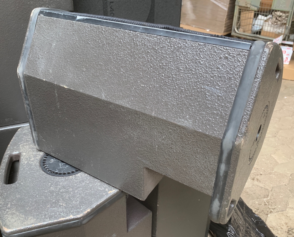 L-Acoustics 112XT cased