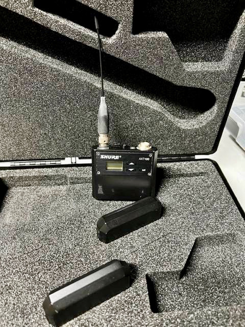 Shure axt400/axt100 system Shure axt400/axt100 system