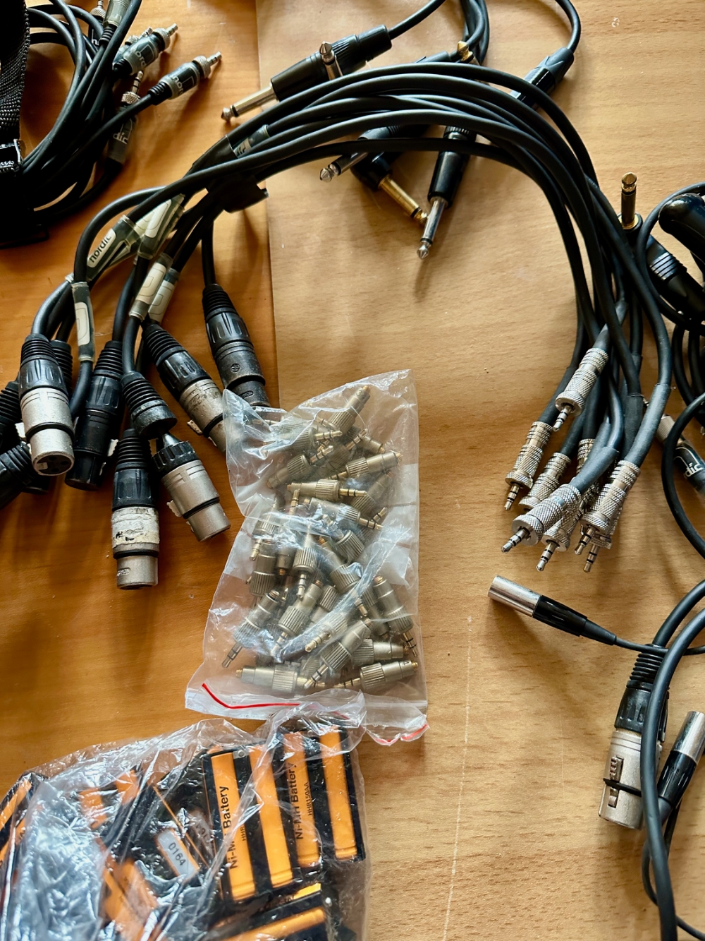 Sennheiser Antenna Booster AB3-3 and cable