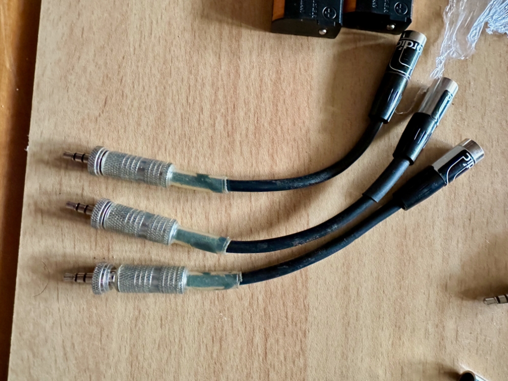 Sennheiser Antenna Booster AB3-3 and cable