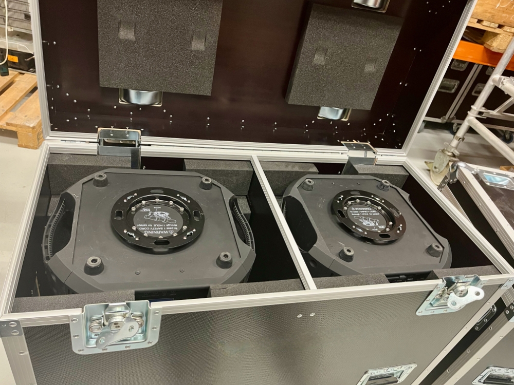 PR Lighting XR 330 Spot