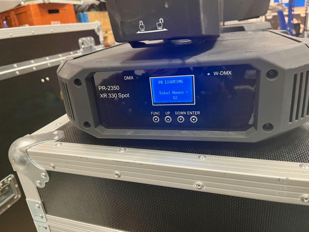 PR Lighting XR 330 Spot