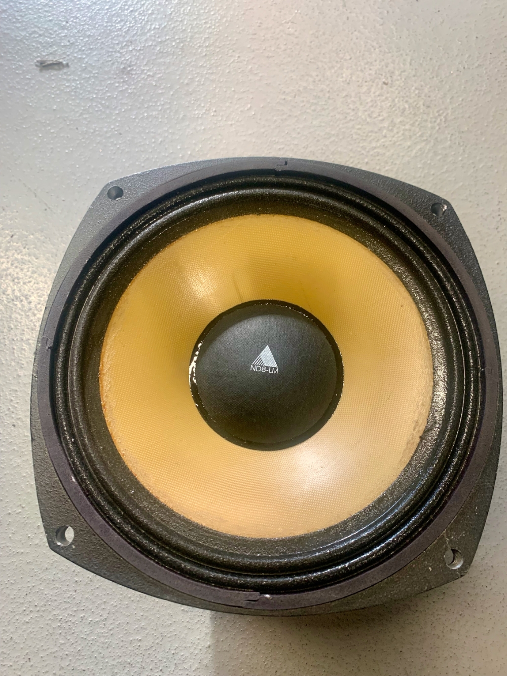 Adamson ND8 speaker