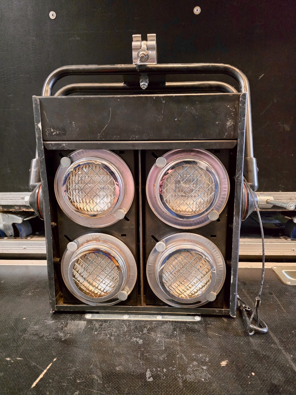 KUPO 4-Lite Blinder 4xDWE 230V, 2 x CEE16/1